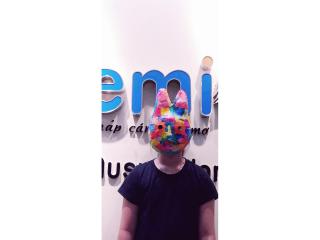 Trang trí mặt nạ 