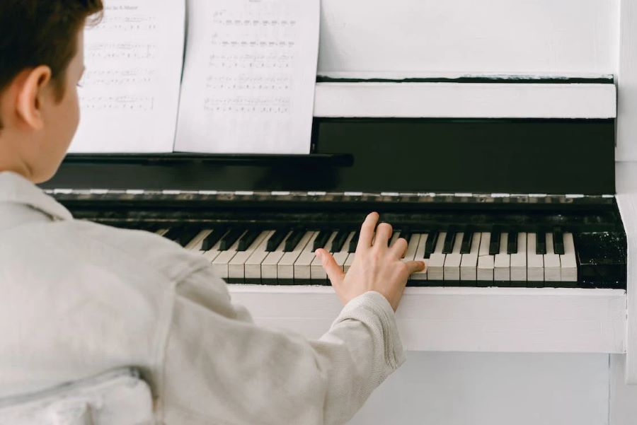 Cần chuẩn bị những gì trước khi cho trẻ học piano tại trung tâm?